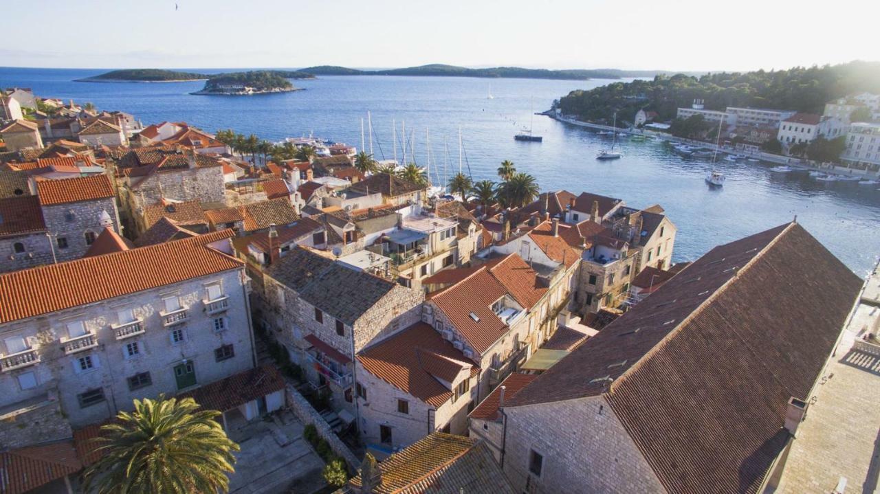 White Rabbit Hostel Hvar Town Exterior foto